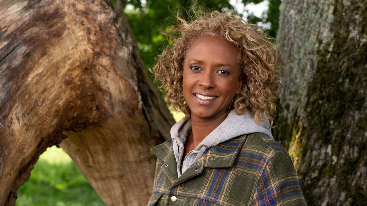 Gillian Burke in front of a tree for Autumnwatch 2022