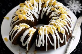 Treacle bundt cake with limoncello drizzle