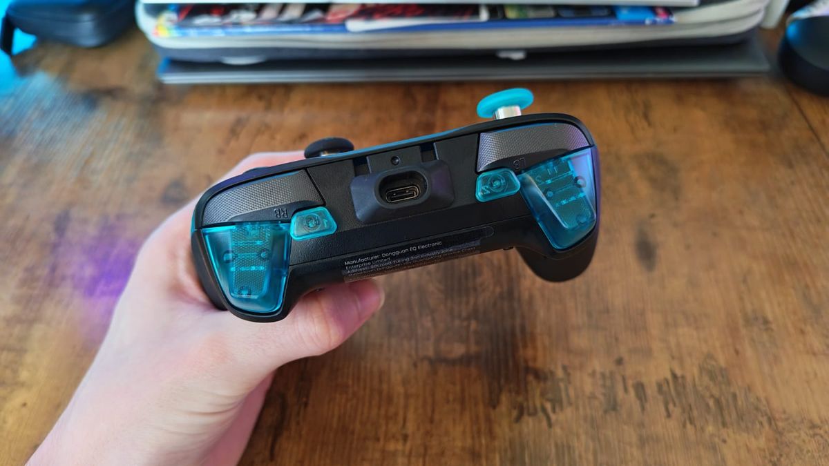 The top of the GameSir G7 Pro 8K PC showing its triggers and bumpers