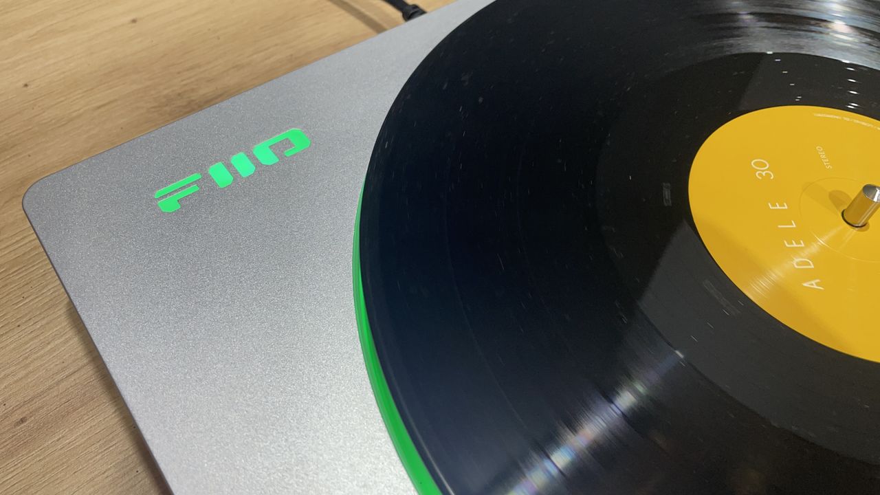FiiO TT13 turntable on display