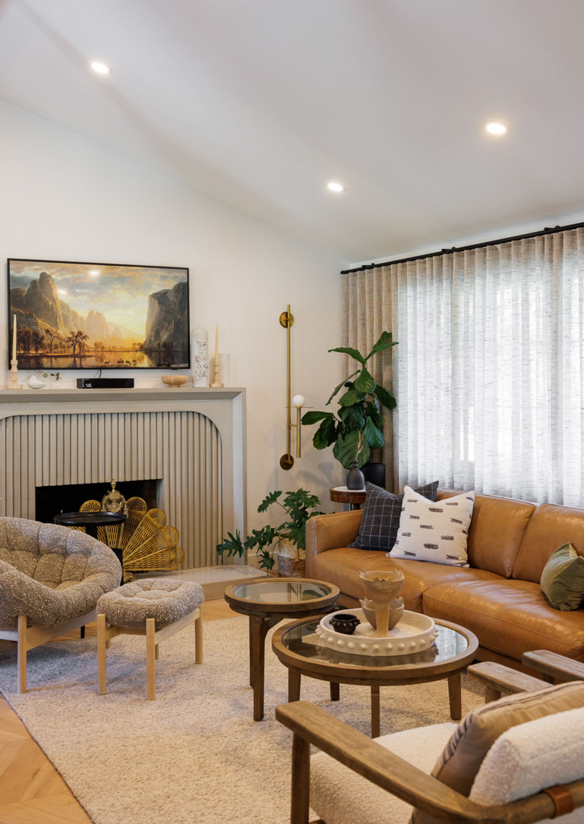 A living room with a fireplace