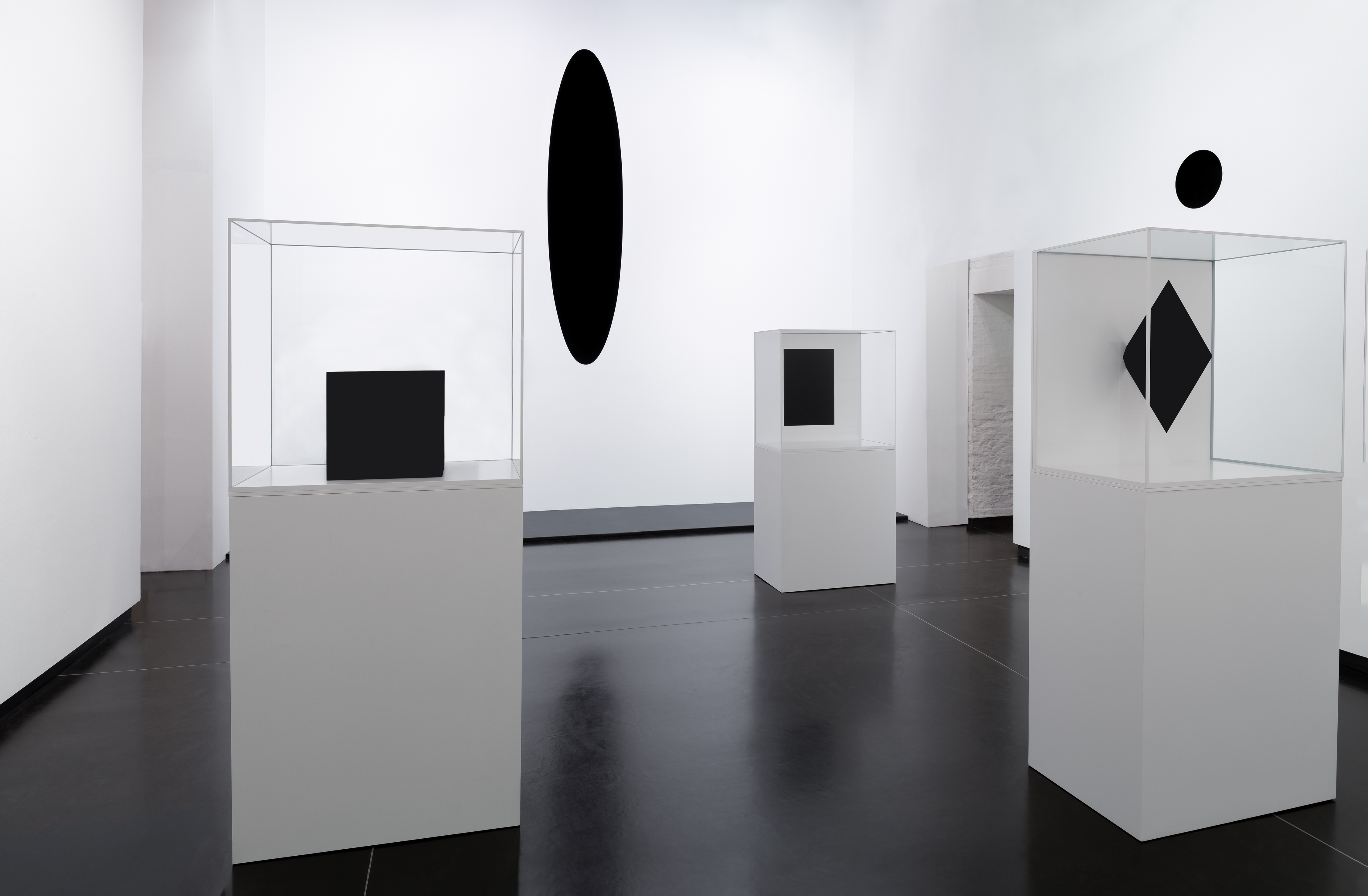 Anish Kapoor sculpture