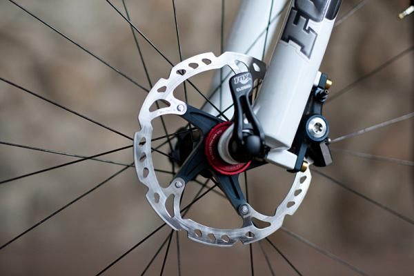 Shimano XTR brakes and rotors are fitted to Craig's bike, which also uses a 15mm thru-axle up front front.