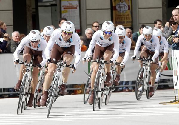 AG2R La Mondiale races on dry roads.