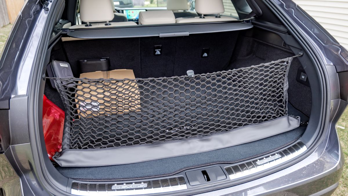 2026 Lexus RX 450h+ review.