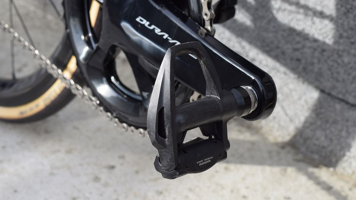 The majority of Team Sky use Shimano Dura-Ace R9100 pedals, however Owain Doull opts for Speedplay pedals