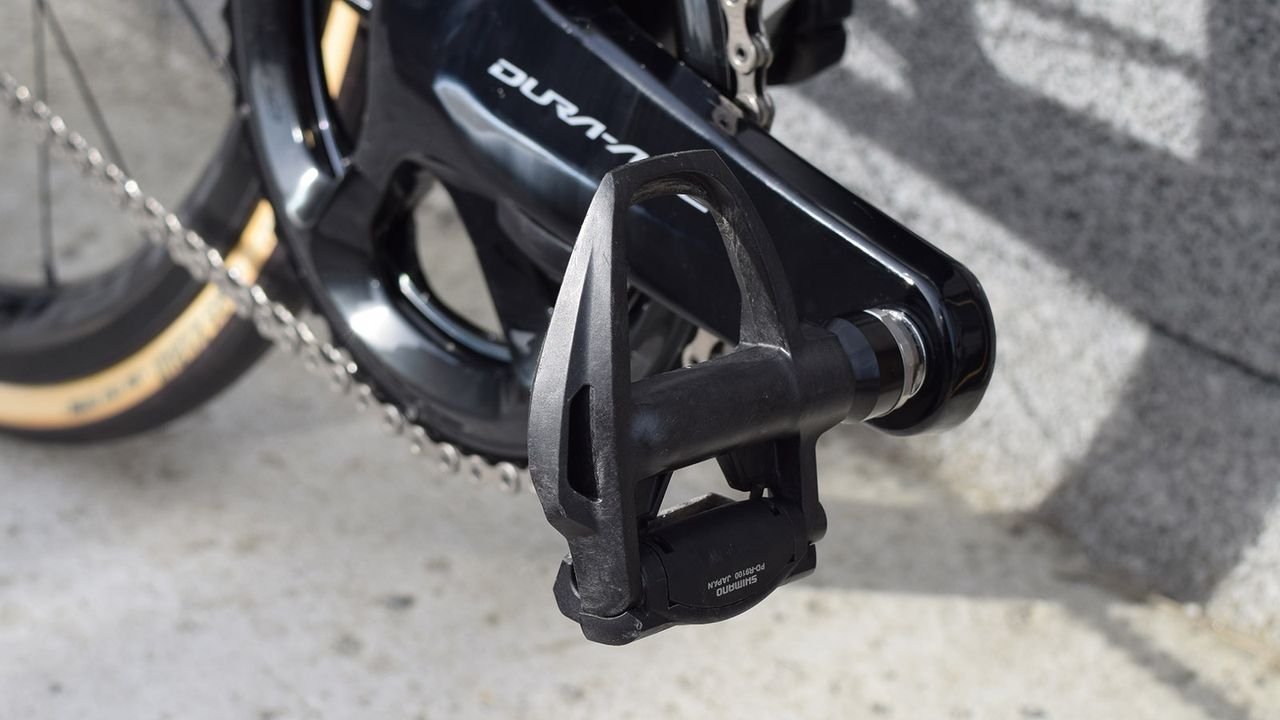 The majority of Team Sky use Shimano Dura-Ace R9100 pedals, however Owain Doull opts for Speedplay pedals