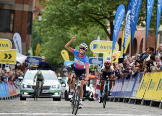 Lizzie Armitstead wins Women's Tour 2016 stage three