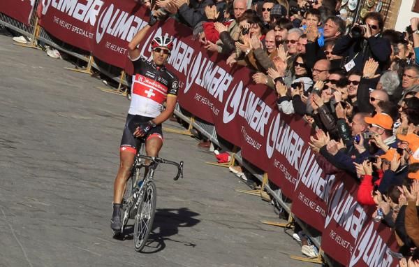 Fabian Cancellara (RadioShack - Nissan) showed his strength with one major attack
