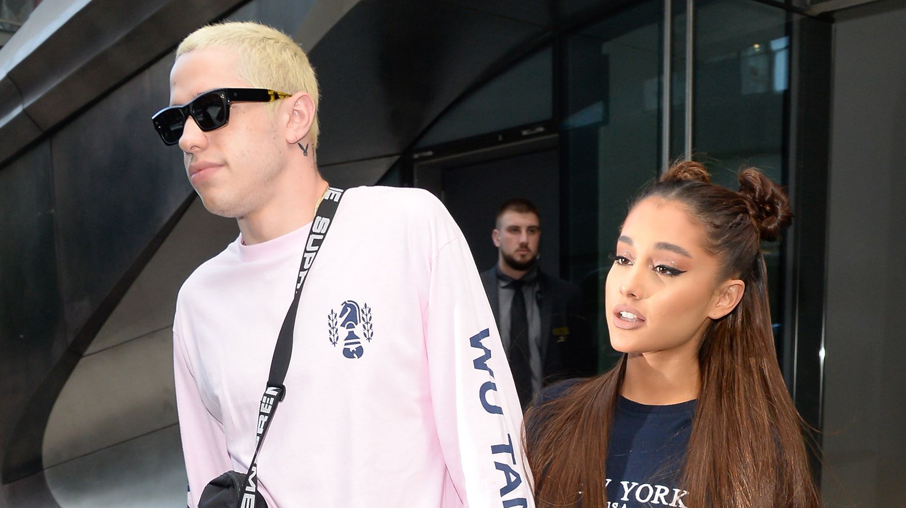 Pete Davidson Defends Ariana Grande Ariana Grande Wears Pete Davidson