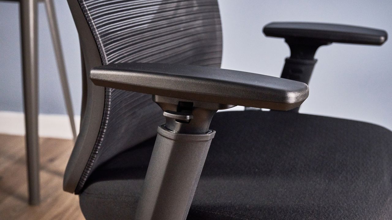 Boulies EP200 desk chair for home office