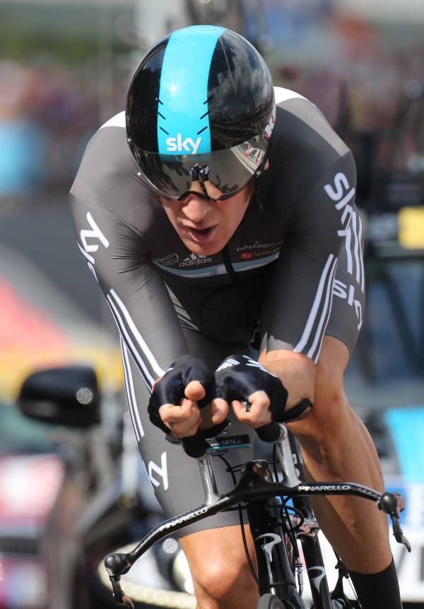 Bradley Wiggins (Sky) in full flight.