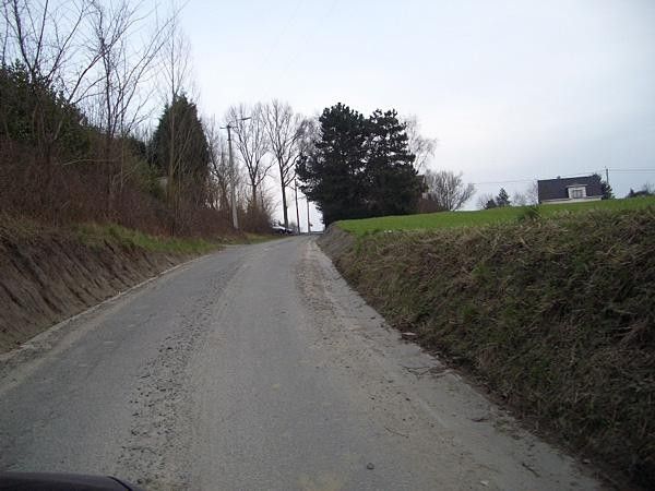 The Kortekeer may have an asphalt surface but check out the mud and gravel on it!