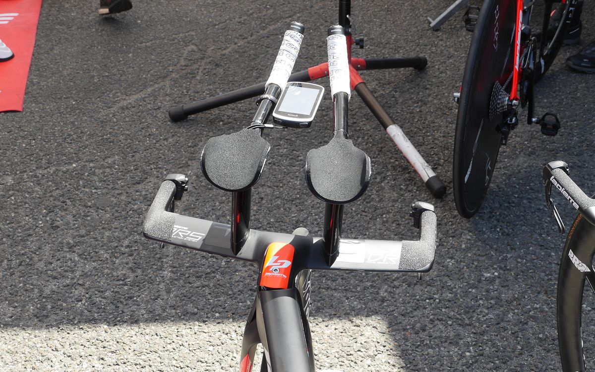 Lapierre's DRS base bars are flat and super deep