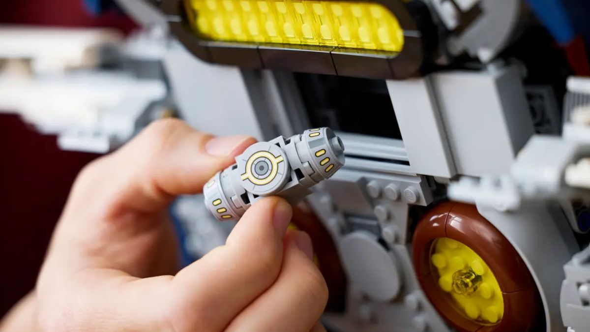 Lego Jango Fett's Firespray-Class Starship seismic charge close-up