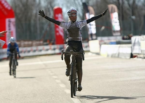 Eva Lechner wins the 2012 Italian 'cross national championship