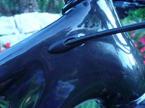 There is internal cable routing on the Specialized Fate.