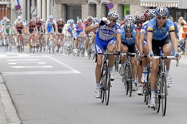 The peloton, however, had other ideas.