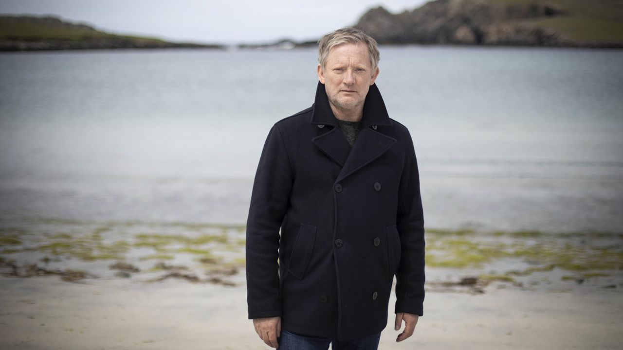 Shetland series 6 starring regular cast member Douglas Henshall