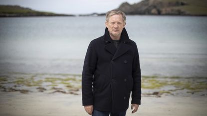 Shetland series 6 starring regular cast member Douglas Henshall