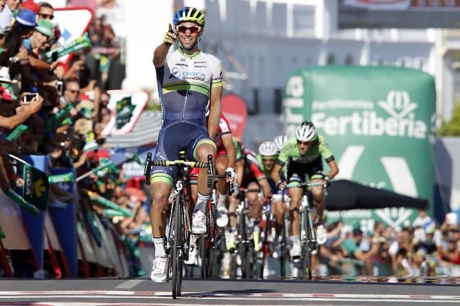 Michael Matthews (Orica-GreenEdge) wins sprint in Arcos de la Frontera