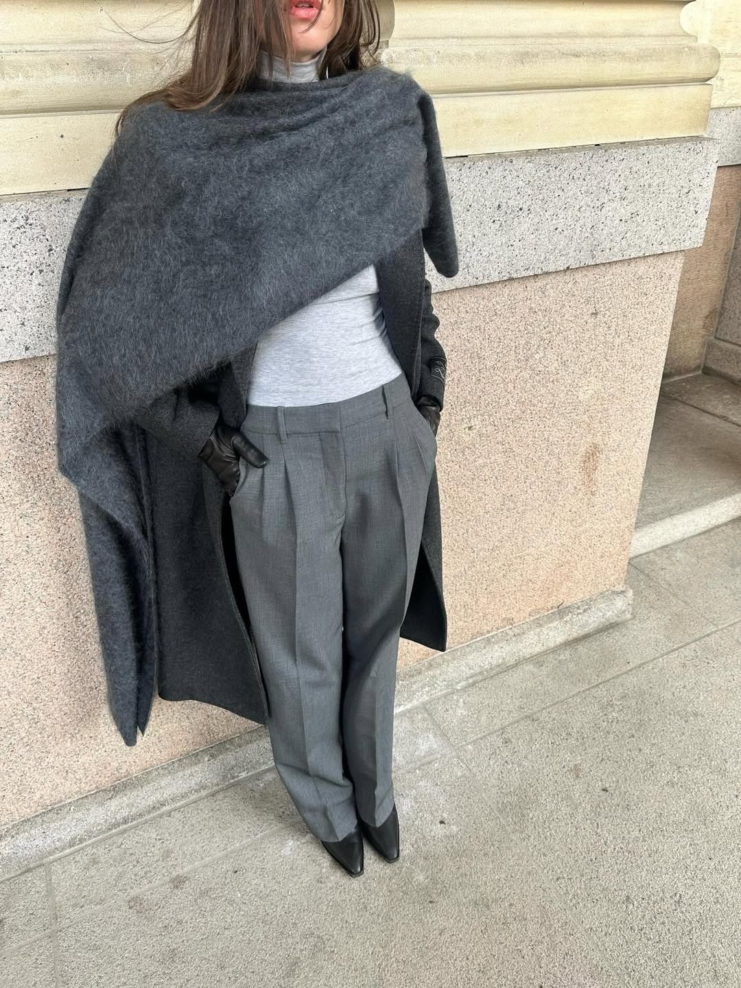 @iliridakrasniqi wears the Aritzia Expertly Tailored collection