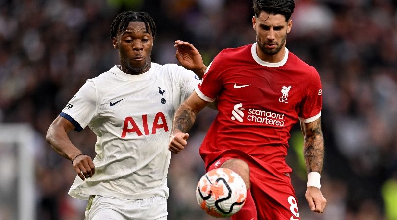 Destiny Udogie and Dominik Szoboszlai challenge for the ball in Tottenham&#039;s 2-1 win over Liverpool in September 2023.