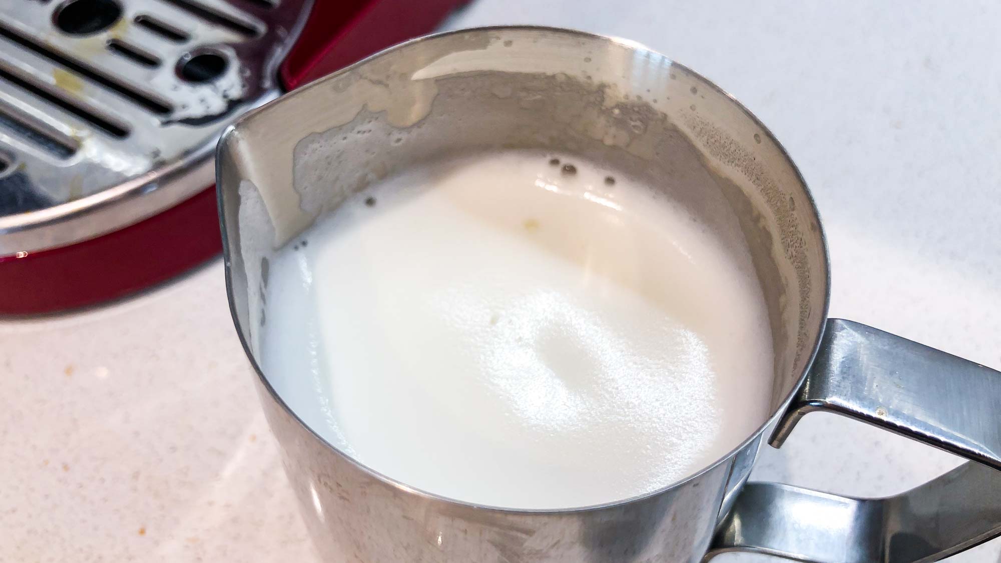 KitchenAid Artisan Espresso Makinesi köpürtülmüş süt
