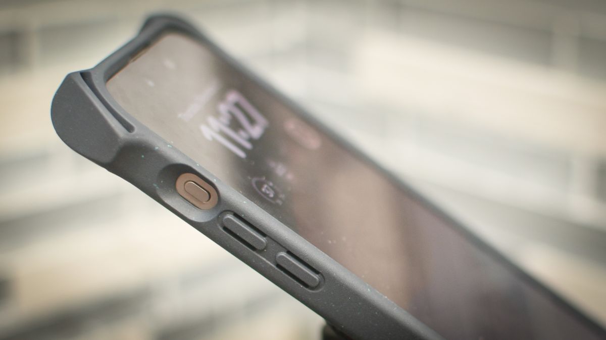 The iPhone 15 Professional has a case drawback and we have to discuss it