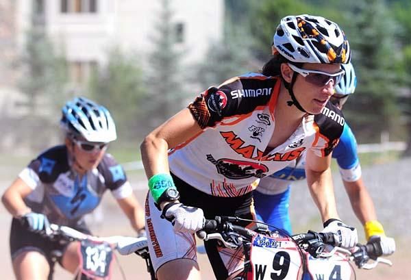 Lea Davison (Team Maxxis-Rocky Mountain) near the front of the race