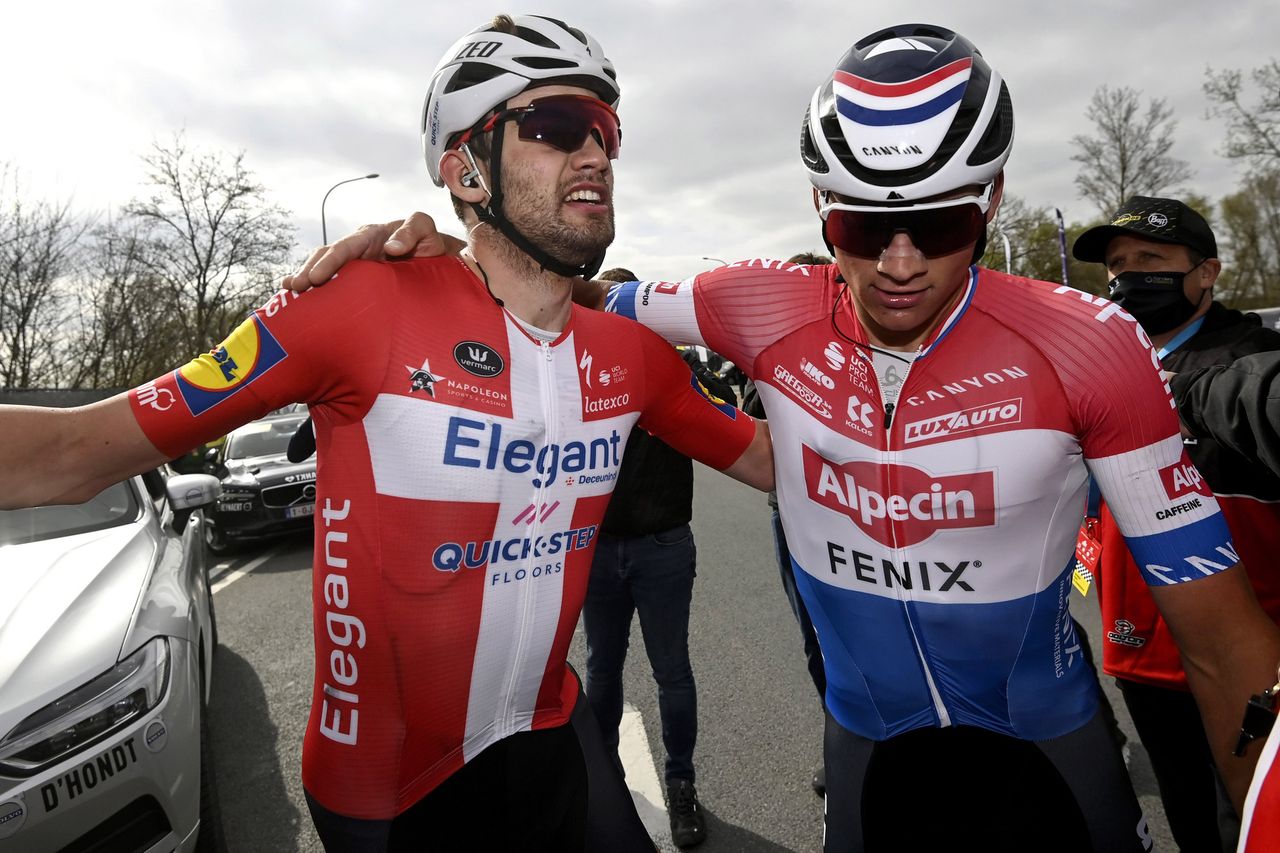Ronde van Vlaanderen 2021 - Tour of Flanders - 105th Edition - Antwerp - Oudenaarde 263,7 km - 04/04/2021 - Kasper Asgreen (DEN - Deceuninck - Quick-Step) - Mathieu Van Der Poel (NED - Alpecin-Fenix) - photo Nico Vereecken/PN/BettiniPhoto&Acirc;&copy;2021