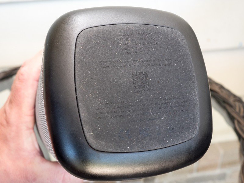 VAUX cordless speaker for Echo Dot