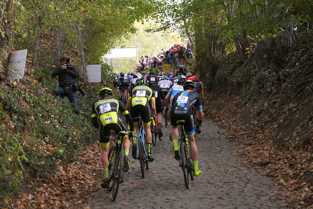 The elite men climb the Koppenberg at Koppenbergcross