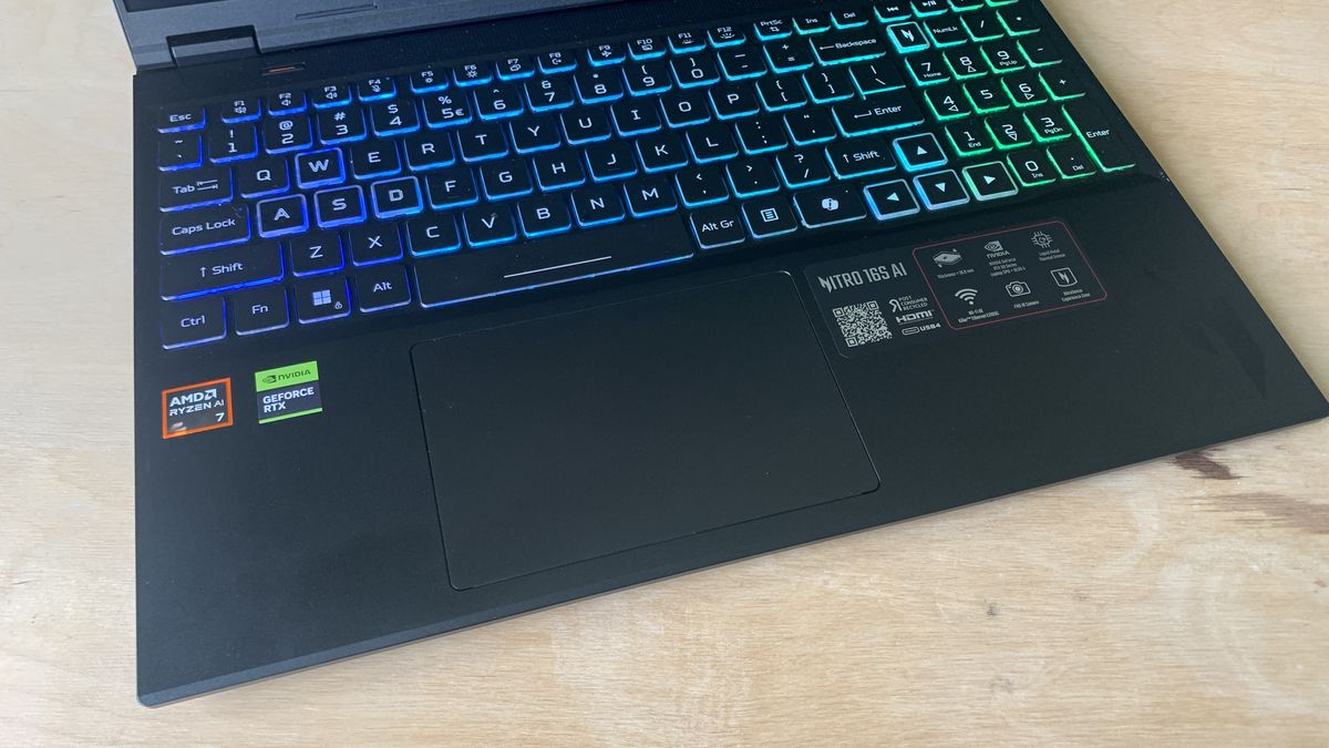 Acer Nitro 16S AI