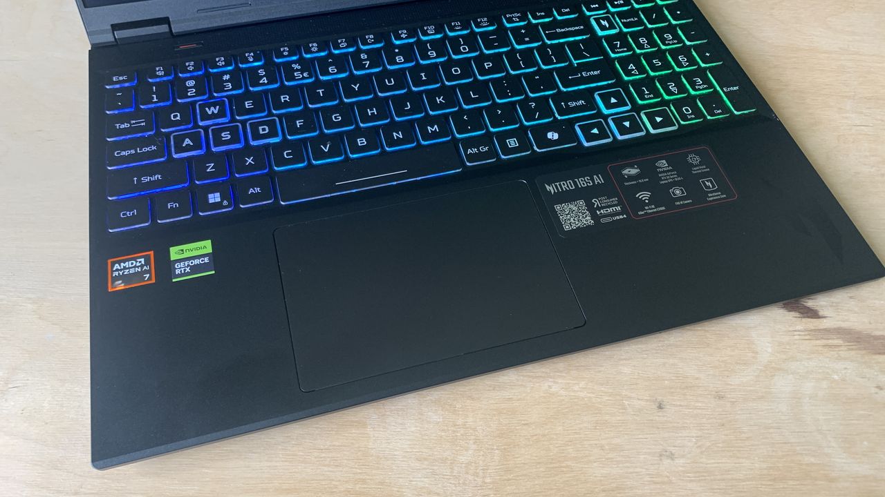 Acer Nitro 16S AI