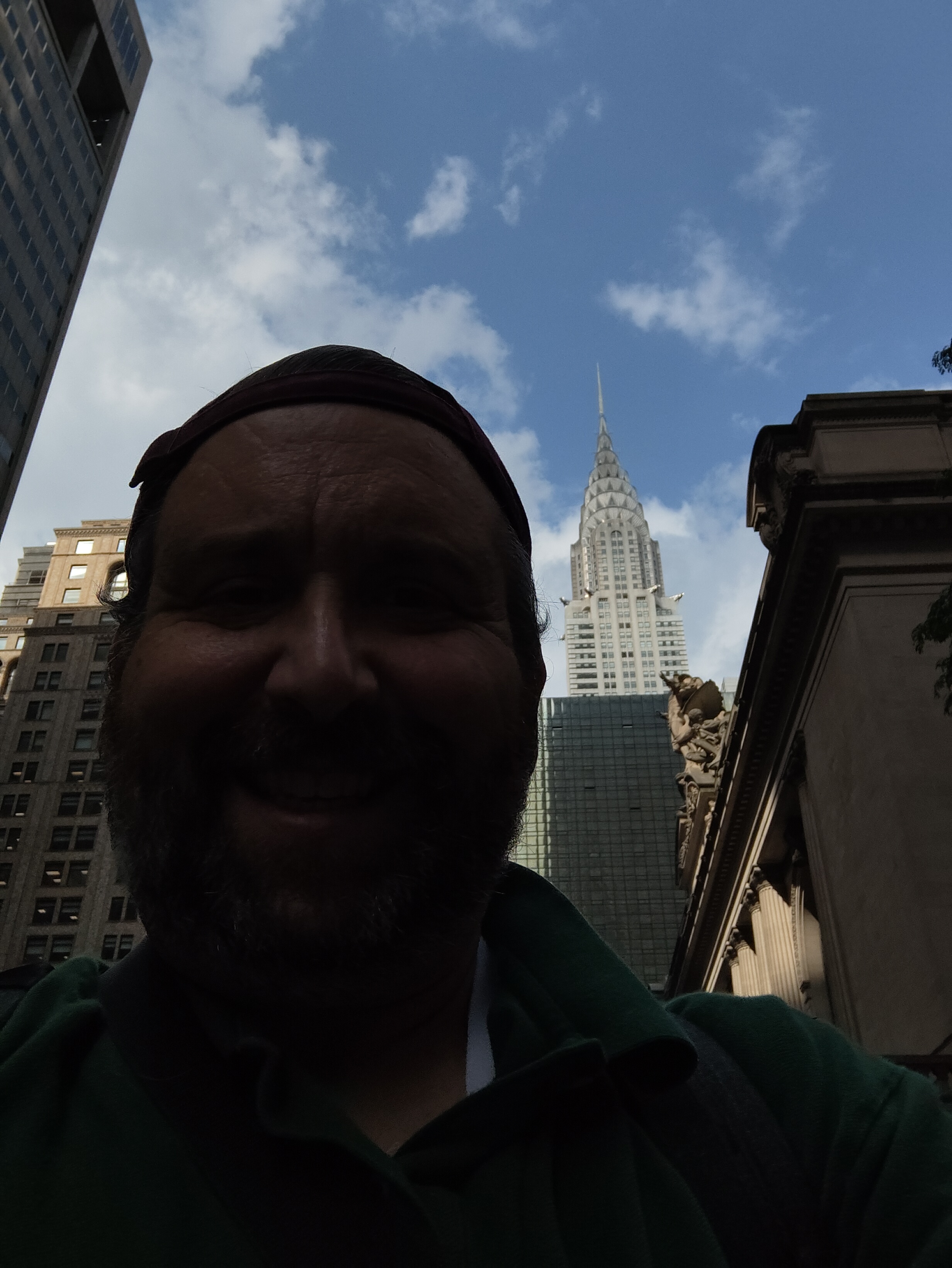 Nothing Phone 2 camera sample selfie with Chrysler building behind