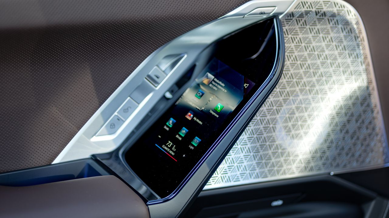 2026 BMW i7 M70 review.