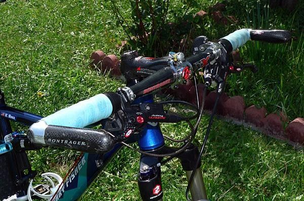 Ross' cockpit is rife with carbon fiber bits