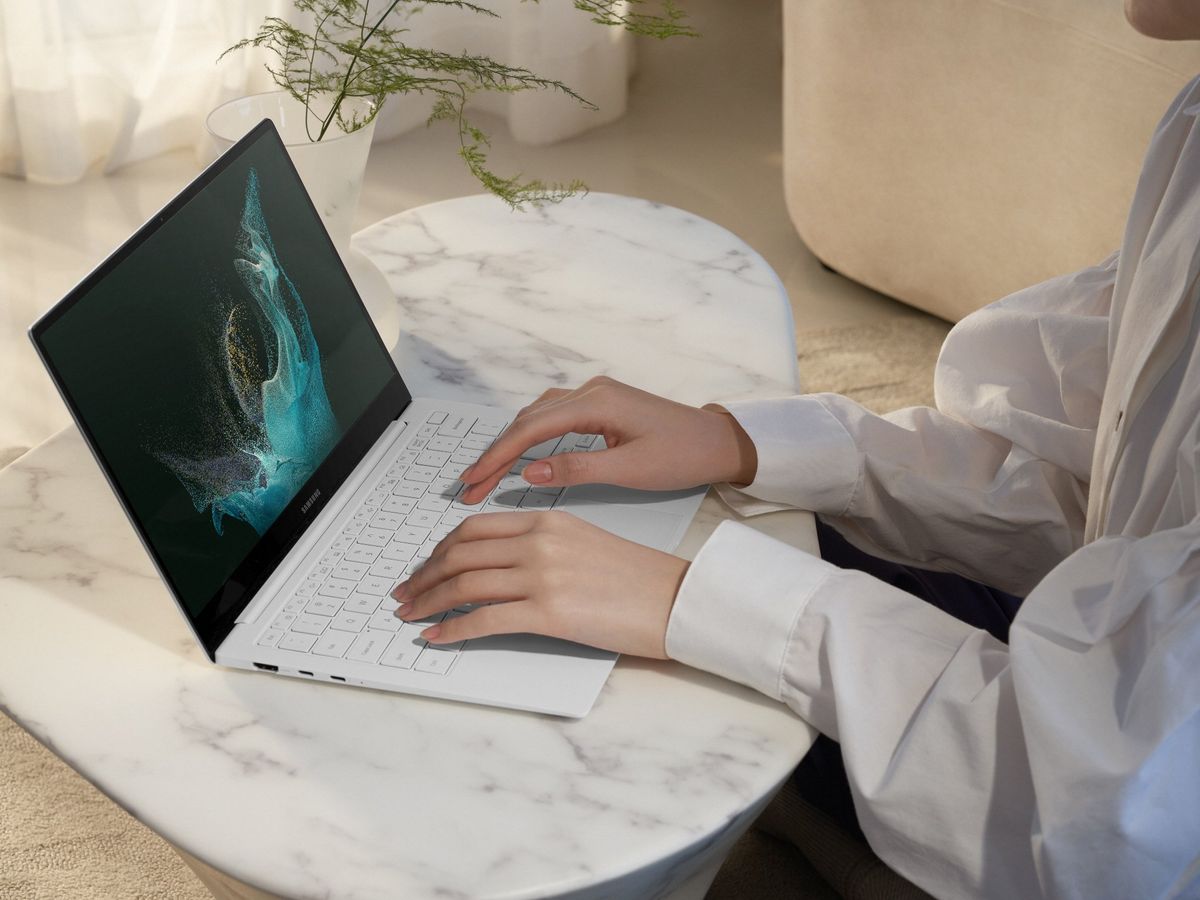 Samsung Galaxy Book2 Pro 0samsung Galaxy Book2 Pro 13 Silver Handson Hi Final
