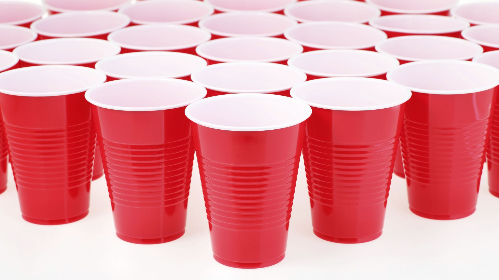 Фото стаканчиков. Набор стаканов 10шт 500мл "American Red Cups" пластик., PP 1/100. Красный пластиковый стакан. Американские пластиковые стаканчики. Красные пластиковые стаканчики.