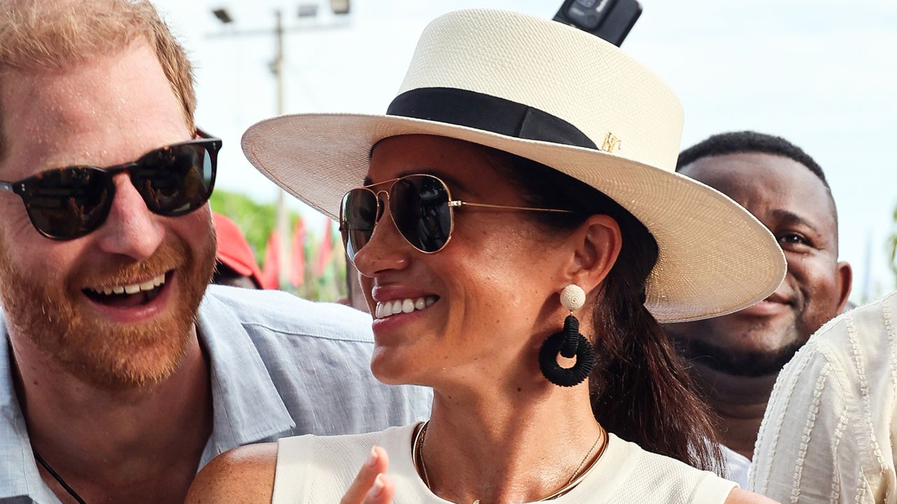 meghan markle in a hat