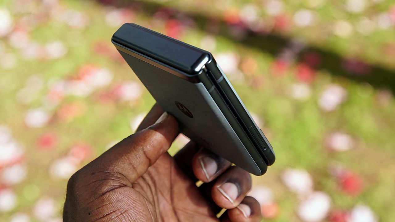 The Razr 2023 frame