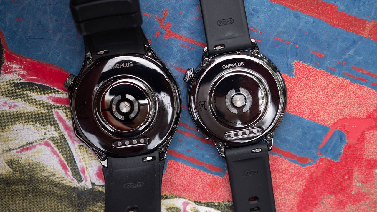 Comparing the backsides of the OnePlus Watch 3 and OnePlus Watch 3 43mm