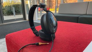 سماعات الرأس السلكية: Røde NTH-100