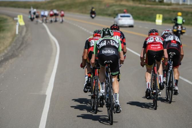 The chase group catches up to the leaders.