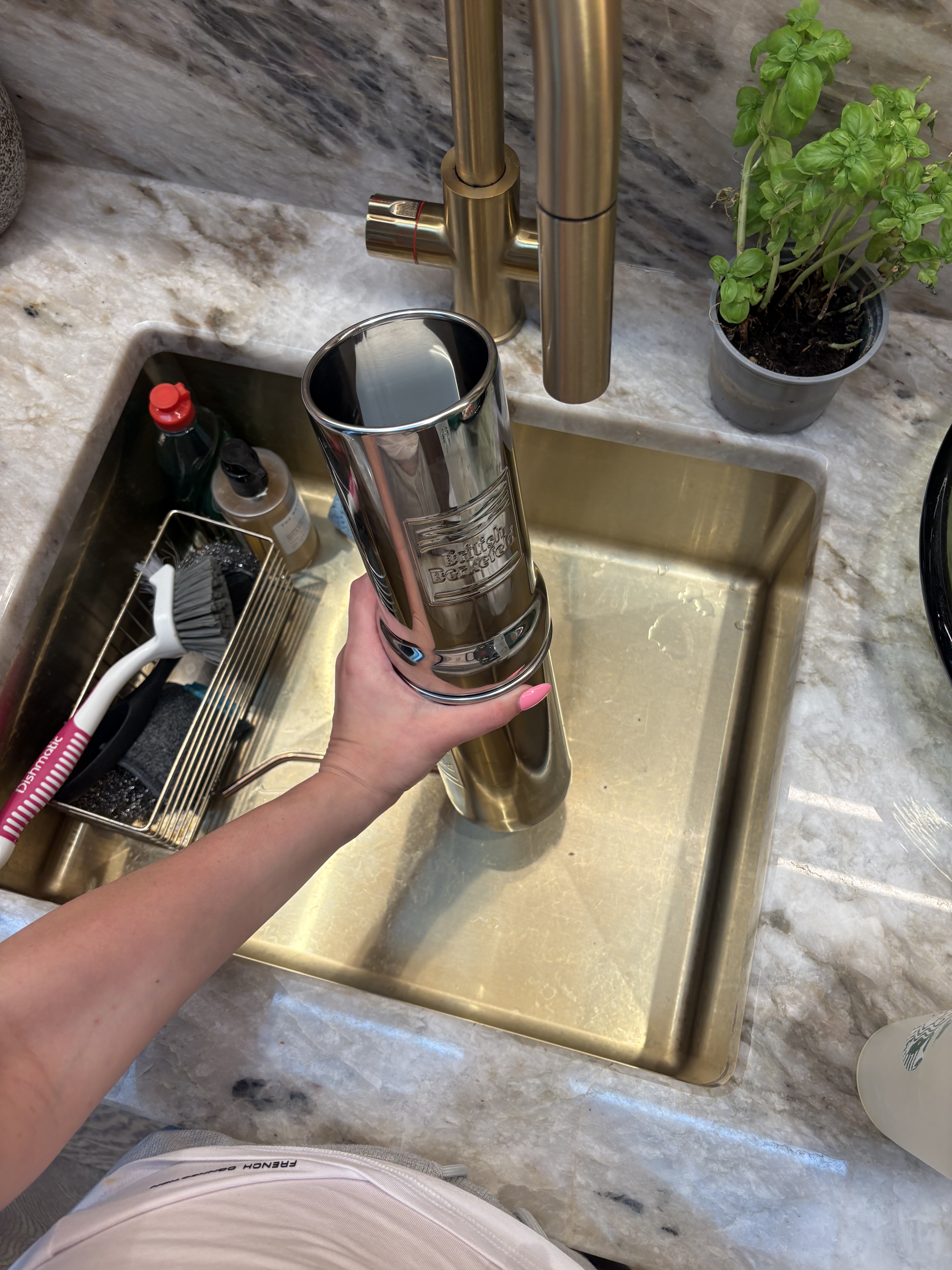 Doulton water system being filled up in kitchen sink