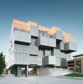 UBC Faculty of Pharmaceutical Sciences / Saucier + Perrotte architectes