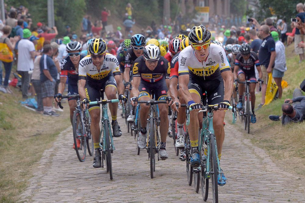 Sep Vanmarcke leads the bunch.
