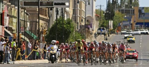 The peloton rolls out for the final stage.