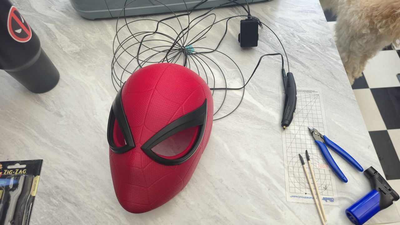 Using a 3D pen for cosplay